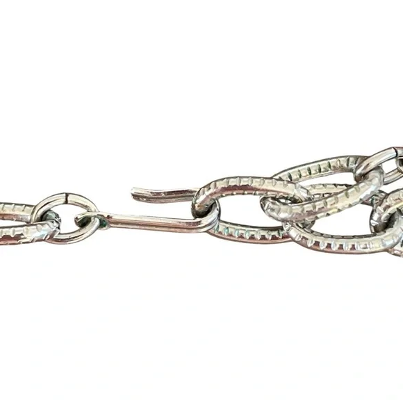 Sarah Coventry Talisman of Love, pendant w/ long chain and clip on earrings,1970 - Picture 6 of 14